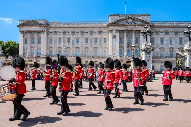  Buckingham Palace © @Lifestock via Twenty20