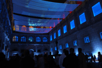 Alles ist blau geschmückt im Innenhof der NÜRNBERGER Akademie. (c) Congress- und Tourismus-Zentrale Nürnberg