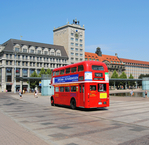  � Augustusplatz - Stadtrundfahrt mit Oldtimerbus - Fotograf: LTM/Andreas Schmidt
