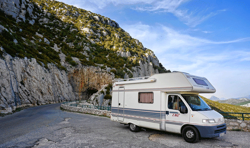 Mit dem Wohnmobil in den Urlaub fahren
							   © pixabay - silviarita