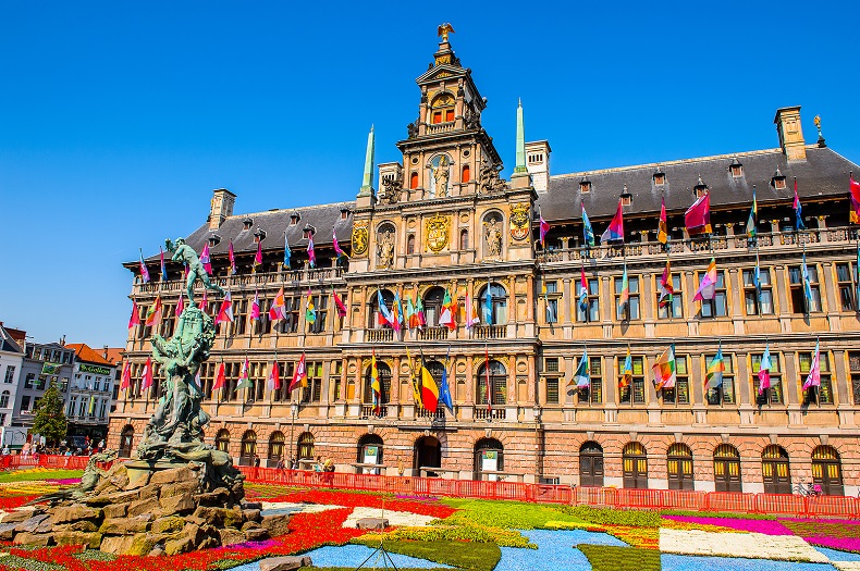 Stockfoto-ID: 210008485 Copyright: AntIvan - Big Stock Photo