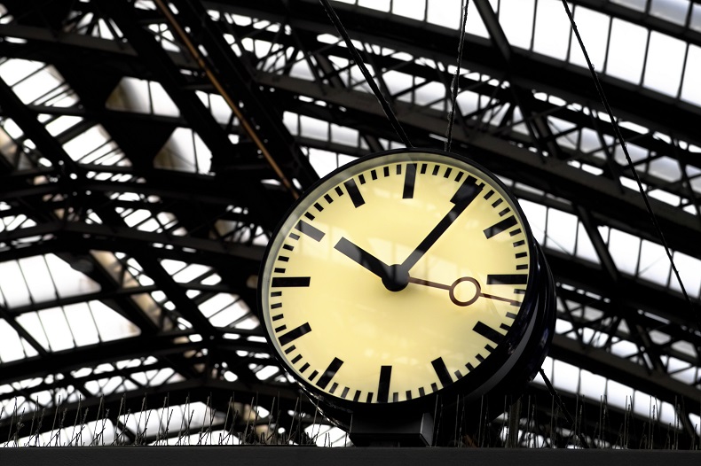 Bahnhof - © Klaus Rademaker - stock.adobe.com