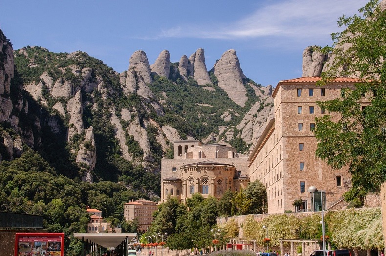 Montserrat - Bild von Anton Ignatenko auf Pixabay