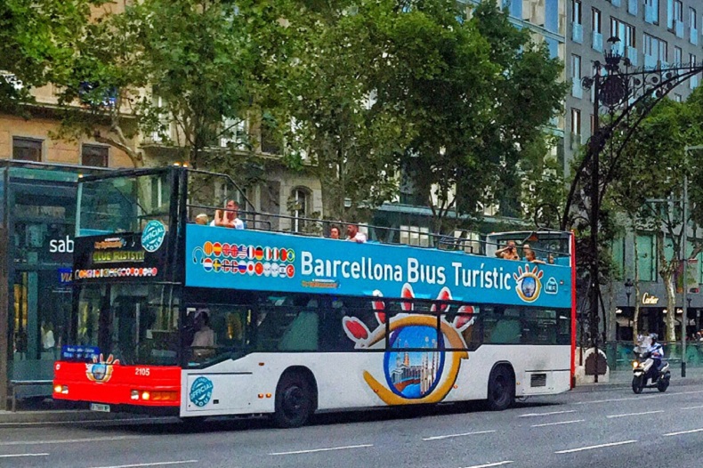 Stadtrundfahrt Barcelona © @roniefeliz via Twenty20