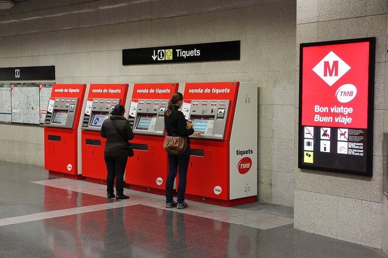 Fahrkartenautomat Metro Barcelona - © SStockfoto-ID: 111273215 Copyright: Tupungato