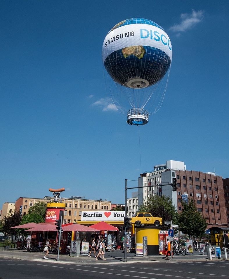Berlin Hyflyer - Weltkugel