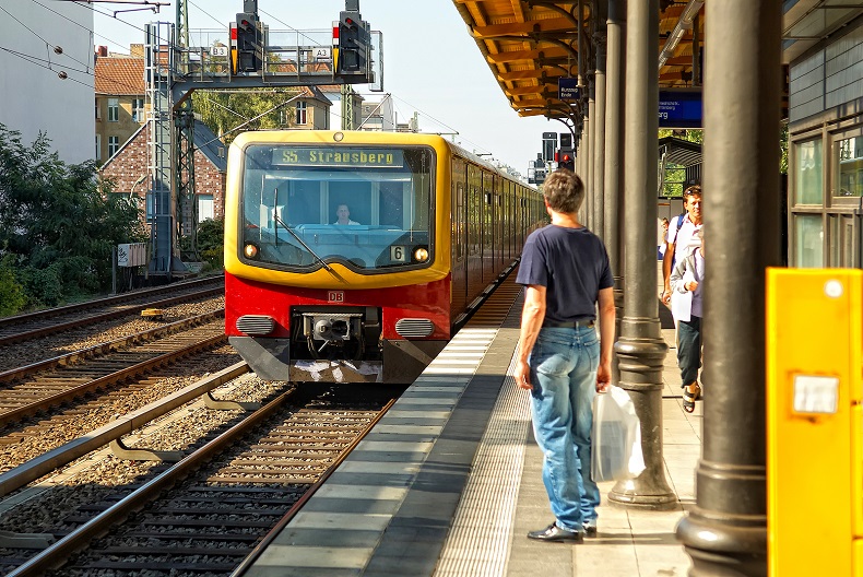 Stockfoto-ID: 219030766 Copyright: Mikhail Leonov - Big Stock Photo