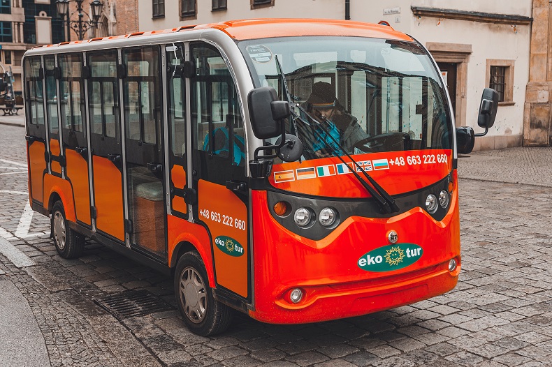 Stadtrundfahrt Breslau - Stockfoto-ID: 352757066 Copyright: Niko_Cingaryuk