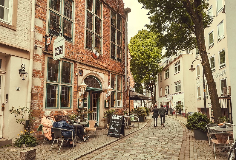 Stockfoto-ID: 384223811 Copyright: radiokafka - Big Stock Photo