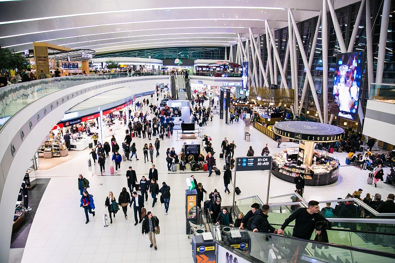 Flughafen - FStockfoto-ID: 365407012 Copyright: Aleksandar Todorovic - Big Stock Photo