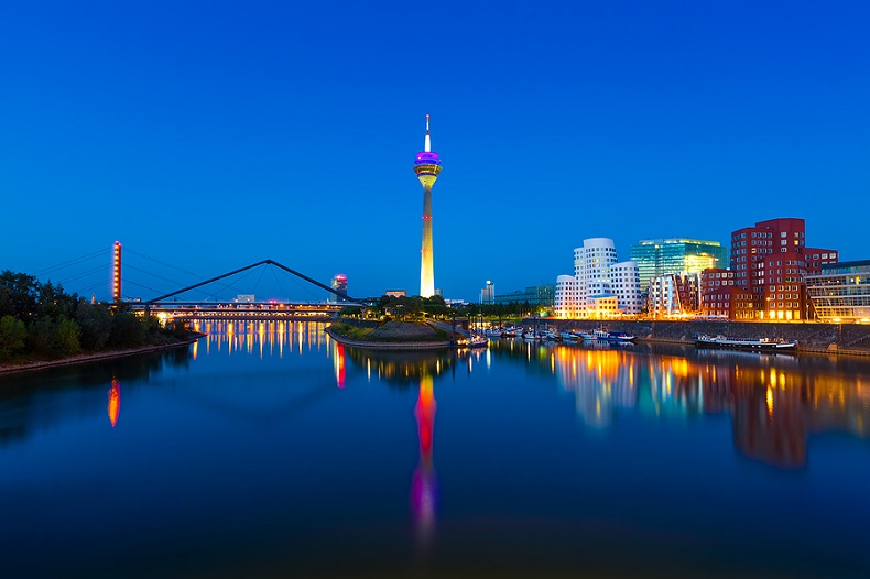 D&uuml;sseldorf am Abend und Nachts