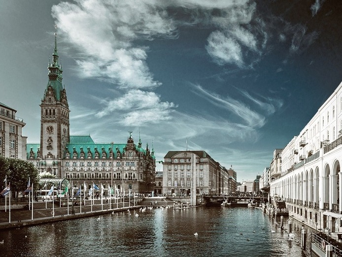Hamburg Rathaus © Bild von Thomas Ulrich auf Pixabay