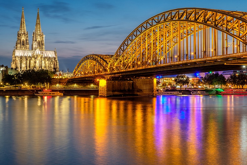 Köln am Abend und Nachts