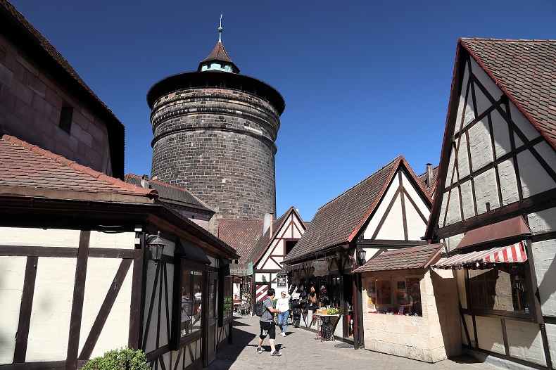 N�rnberg Handwerkerhof � Stockfoto-ID: 252622633
Copyright: Tupungato