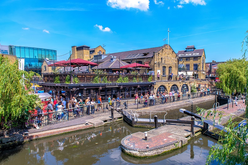 Londres - Stockfoto-ID: 377301856 Copyright: Richie Chan - Bigstockphoto.com