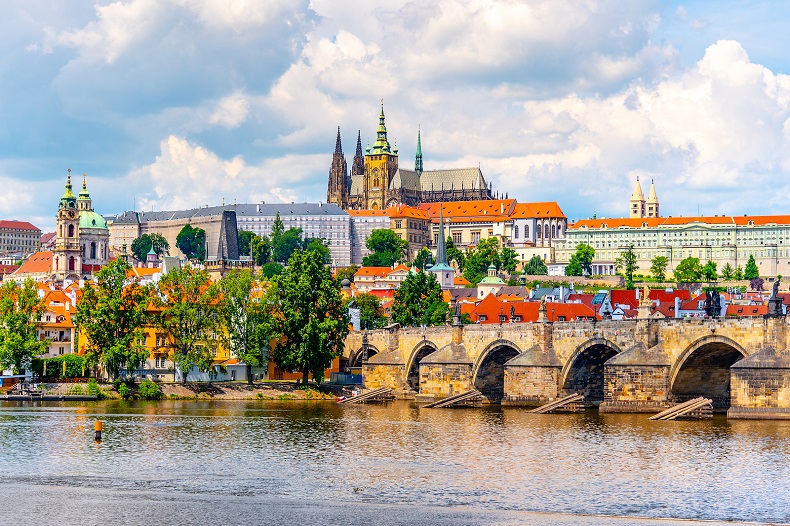 Praga - Imagen von Stockfoto-ID: 392004590 Copyright: pyty - Bigstockphoto