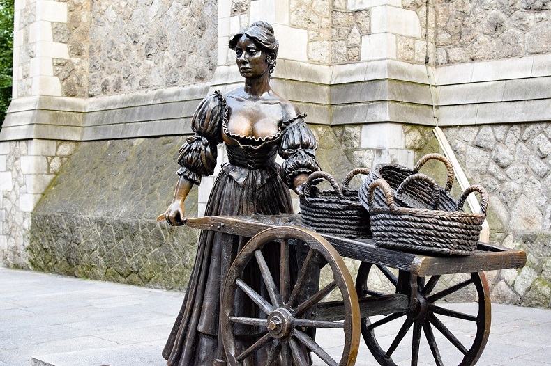 Molly Malone Statue - Bild von Asa K auf Pixabay
