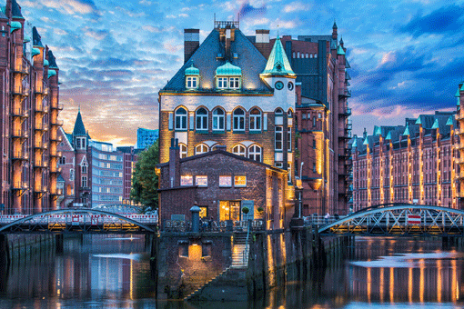 Speicherstadt in Hamburg &copy; powell'sPoint / Shutterstock
