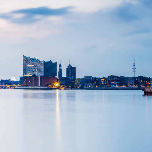 Kultur Tipps Hamburg � istock.com/Fabian Wentzel 